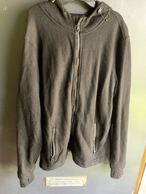 Men's Black Full-Zip Hooded Jacket with Zip Pockets